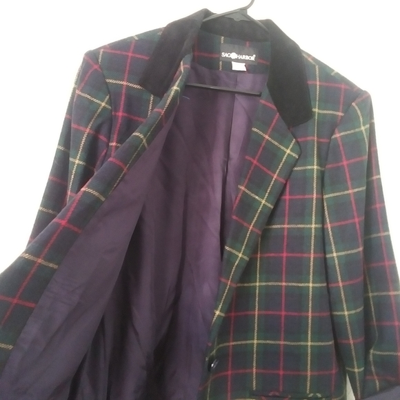 Vintage Wool Blend Plaid Blazer with Velvet Collar - Picture 4 of 8